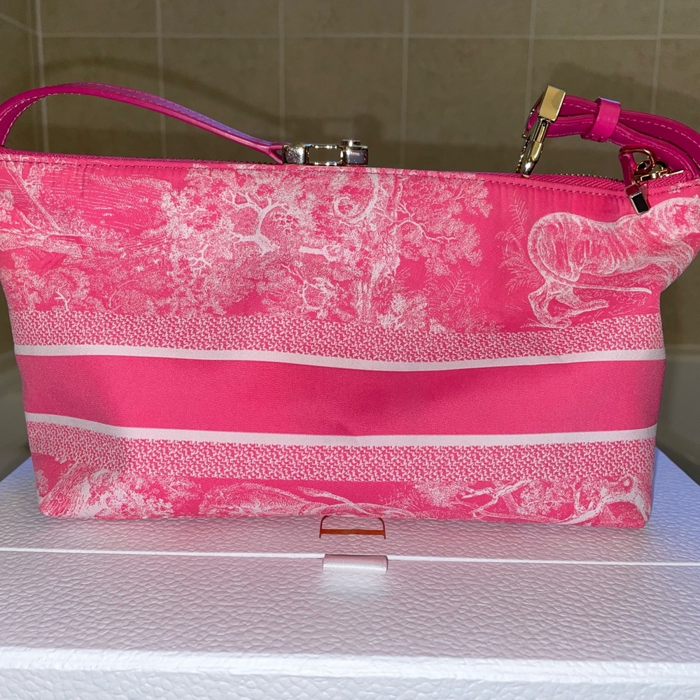 Dior Travel Medium Bag with Strap. - Picture 4 of 9